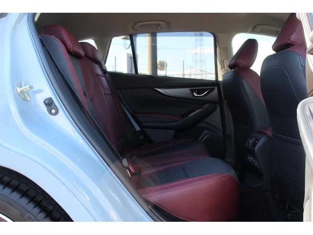 レヴォーグ ＳＴＩスポーツ　ＥＸ　禁煙車　ＳＴＩフルエアロ　純正１１．６インチナビ　ハーマンカードンサウンド１０スピーカー　フルセグ　バックカメラ　衝突軽減　レーダークルーズ　ＥＴＣ　Ｂｌｕｅｔｏｏｔｈ　電動リアゲート　シートヒーター（33枚目）