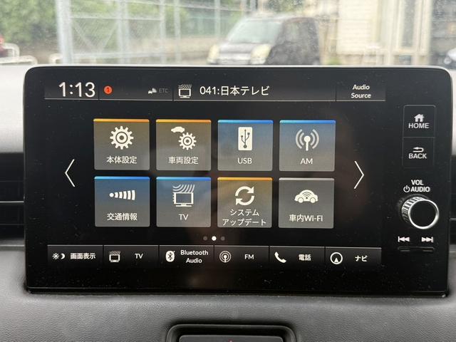 ヴェゼル ｅ：ＨＥＶ　Ｚ　禁煙車　純正９インチナビ　１０スピーカー　マルチビューカメラ　フルセグ　電動リアゲート　アダクティブクルーズコントロール　衝突軽減　ハーフレザー　シートヒーター　ステアリングヒーター　ＥＴＣ（4枚目）