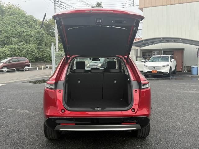 ヴェゼル ｅ：ＨＥＶ　Ｚ　禁煙車　純正９インチナビ　１０スピーカー　マルチビューカメラ　フルセグ　電動リアゲート　アダクティブクルーズコントロール　衝突軽減　ハーフレザー　シートヒーター　ステアリングヒーター　ＥＴＣ（35枚目）