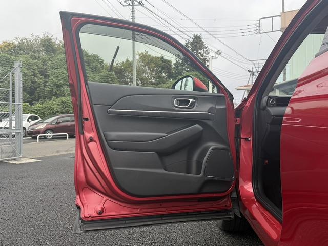 ヴェゼル ｅ：ＨＥＶ　Ｚ　禁煙車　純正９インチナビ　１０スピーカー　マルチビューカメラ　フルセグ　電動リアゲート　アダクティブクルーズコントロール　衝突軽減　ハーフレザー　シートヒーター　ステアリングヒーター　ＥＴＣ（38枚目）