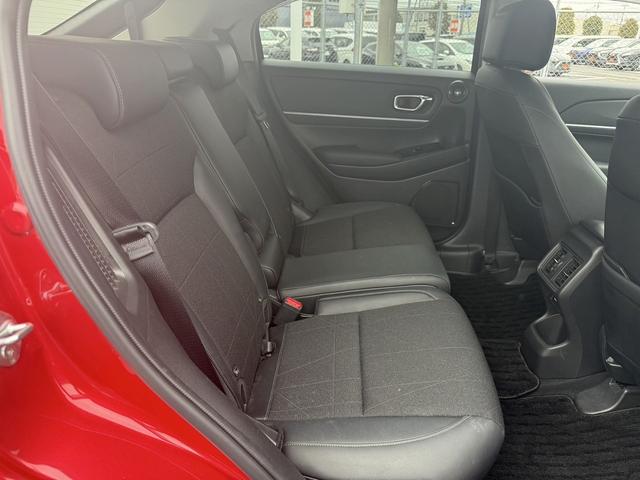 ヴェゼル ｅ：ＨＥＶ　Ｚ　禁煙車　純正９インチナビ　１０スピーカー　マルチビューカメラ　フルセグ　電動リアゲート　アダクティブクルーズコントロール　衝突軽減　ハーフレザー　シートヒーター　ステアリングヒーター　ＥＴＣ（40枚目）