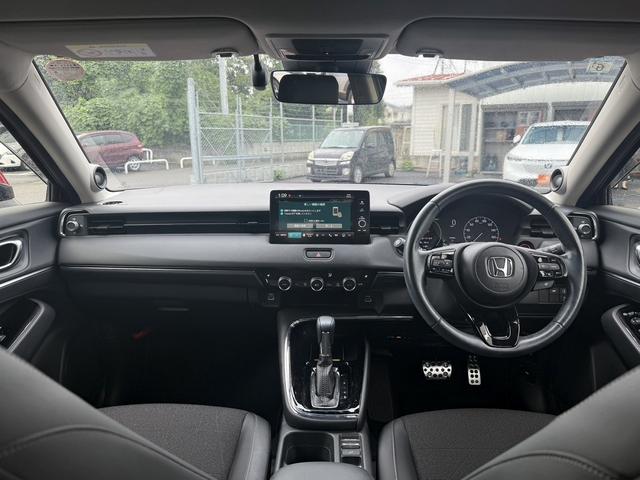 ヴェゼル ｅ：ＨＥＶ　Ｚ　禁煙車　純正９インチナビ　１０スピーカー　マルチビューカメラ　フルセグ　電動リアゲート　アダクティブクルーズコントロール　衝突軽減　ハーフレザー　シートヒーター　ステアリングヒーター　ＥＴＣ（45枚目）