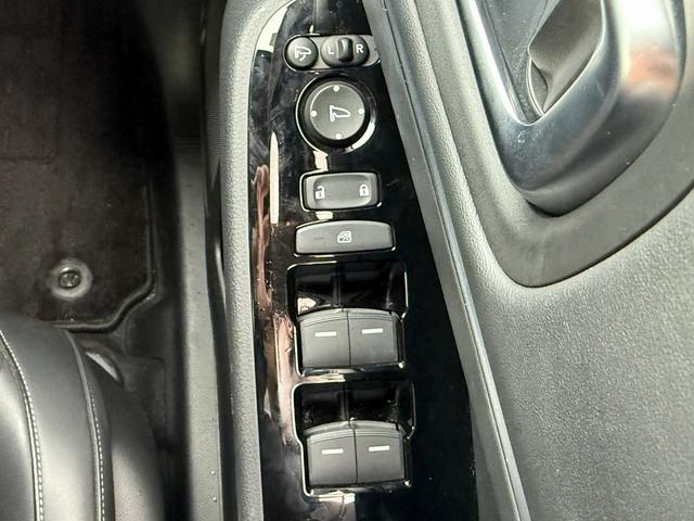 ヴェゼル ｅ：ＨＥＶ　Ｚ　禁煙車　純正９インチナビ　１０スピーカー　マルチビューカメラ　フルセグ　電動リアゲート　アダクティブクルーズコントロール　衝突軽減　ハーフレザー　シートヒーター　ステアリングヒーター　ＥＴＣ（54枚目）