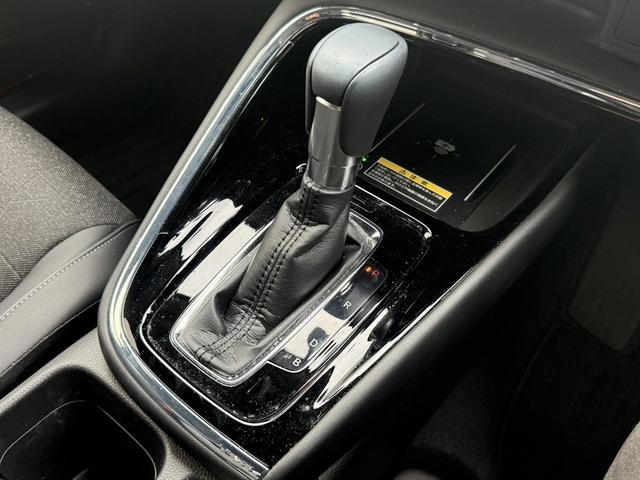 ヴェゼル ｅ：ＨＥＶ　Ｚ　禁煙車　純正９インチナビ　１０スピーカー　マルチビューカメラ　フルセグ　電動リアゲート　アダクティブクルーズコントロール　衝突軽減　ハーフレザー　シートヒーター　ステアリングヒーター　ＥＴＣ（56枚目）