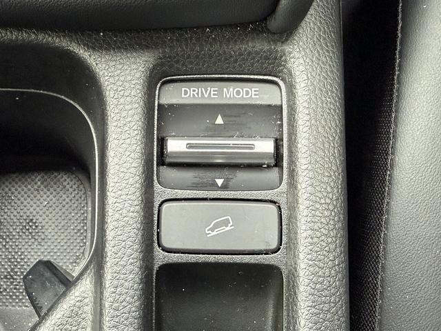 ヴェゼル ｅ：ＨＥＶ　Ｚ　禁煙車　純正９インチナビ　１０スピーカー　マルチビューカメラ　フルセグ　電動リアゲート　アダクティブクルーズコントロール　衝突軽減　ハーフレザー　シートヒーター　ステアリングヒーター　ＥＴＣ（59枚目）