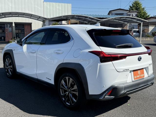 UX UX250h バージョンL ムーンルーフ 3眼LEDヘッドライト OP黒革シート メーカーナビ バックカメラ シートベンチレーション フルセグTV パワーバックドア ステアリングヒーター アダクティブクルーズ 衝突軽減ブレーキ(7枚目)