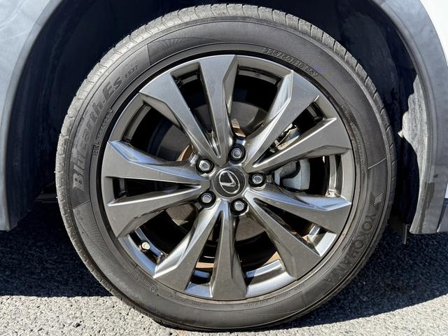 UX UX250h バージョンL ムーンルーフ 3眼LEDヘッドライト OP黒革シート メーカーナビ バックカメラ シートベンチレーション フルセグTV パワーバックドア ステアリングヒーター アダクティブクルーズ 衝突軽減ブレーキ(17枚目)