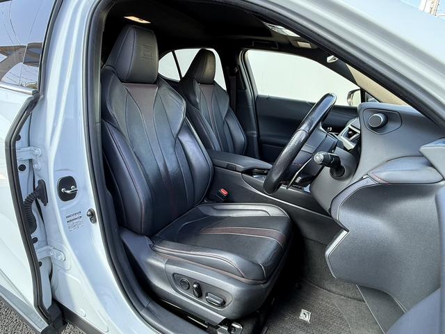 UX UX250h バージョンL ムーンルーフ 3眼LEDヘッドライト OP黒革シート メーカーナビ バックカメラ シートベンチレーション フルセグTV パワーバックドア ステアリングヒーター アダクティブクルーズ 衝突軽減ブレーキ(31枚目)