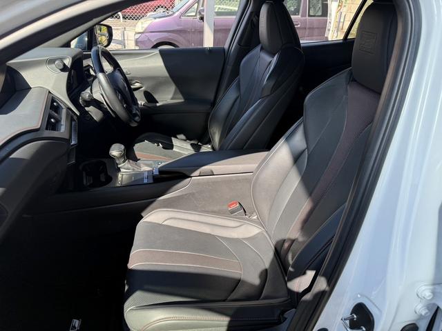 UX UX250h バージョンL ムーンルーフ 3眼LEDヘッドライト OP黒革シート メーカーナビ バックカメラ シートベンチレーション フルセグTV パワーバックドア ステアリングヒーター アダクティブクルーズ 衝突軽減ブレーキ(36枚目)