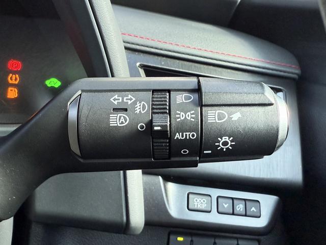 UX UX250h バージョンL ムーンルーフ 3眼LEDヘッドライト OP黒革シート メーカーナビ バックカメラ シートベンチレーション フルセグTV パワーバックドア ステアリングヒーター アダクティブクルーズ 衝突軽減ブレーキ(40枚目)