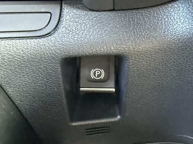 UX UX250h バージョンL ムーンルーフ 3眼LEDヘッドライト OP黒革シート メーカーナビ バックカメラ シートベンチレーション フルセグTV パワーバックドア ステアリングヒーター アダクティブクルーズ 衝突軽減ブレーキ(65枚目)