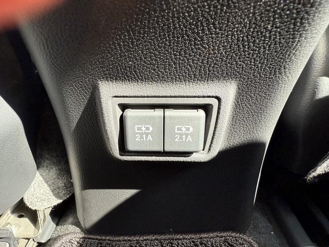 UX UX250h バージョンL ムーンルーフ 3眼LEDヘッドライト OP黒革シート メーカーナビ バックカメラ シートベンチレーション フルセグTV パワーバックドア ステアリングヒーター アダクティブクルーズ 衝突軽減ブレーキ(69枚目)