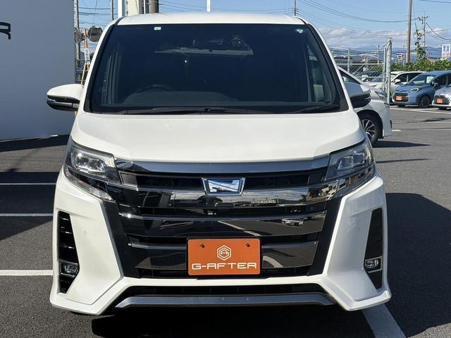 ノア ハイブリッドＳｉ　禁煙車　純正１０．５インチナビ　後席モニター　両側電動スライドドア　寒冷地仕様　リアオートエアコン　バックカメラ　７人乗り　衝突軽減ブレーキ　純正１６インチＡＷ　シートヒーター　ＥＴＣ　ハーフレザー（8枚目）