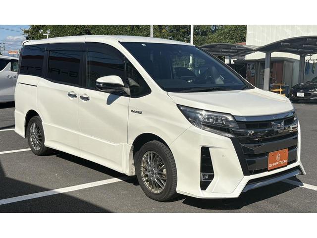 ノア ハイブリッドＳｉ　禁煙車　純正１０．５インチナビ　後席モニター　両側電動スライドドア　寒冷地仕様　リアオートエアコン　バックカメラ　７人乗り　衝突軽減ブレーキ　純正１６インチＡＷ　シートヒーター　ＥＴＣ　ハーフレザー（9枚目）