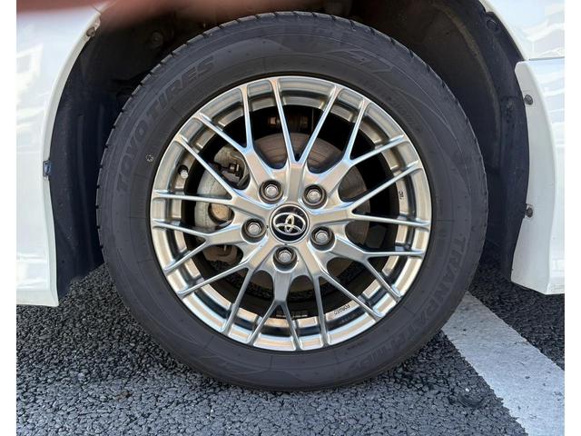 ノア ハイブリッドＳｉ　禁煙車　純正１０．５インチナビ　後席モニター　両側電動スライドドア　寒冷地仕様　リアオートエアコン　バックカメラ　７人乗り　衝突軽減ブレーキ　純正１６インチＡＷ　シートヒーター　ＥＴＣ　ハーフレザー（23枚目）