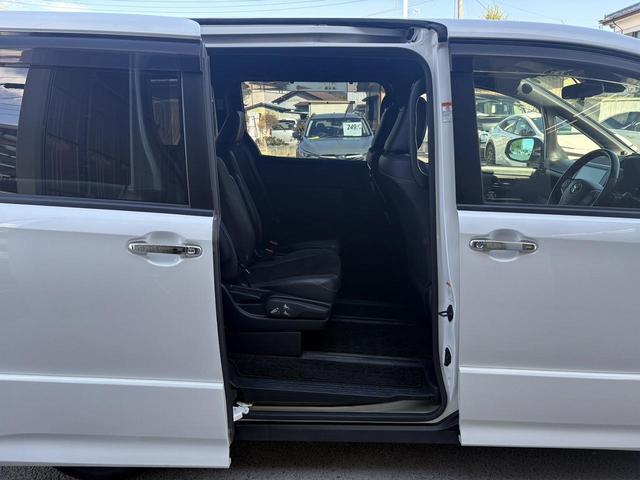 ノア ハイブリッドＳｉ　禁煙車　純正１０．５インチナビ　後席モニター　両側電動スライドドア　寒冷地仕様　リアオートエアコン　バックカメラ　７人乗り　衝突軽減ブレーキ　純正１６インチＡＷ　シートヒーター　ＥＴＣ　ハーフレザー（29枚目）