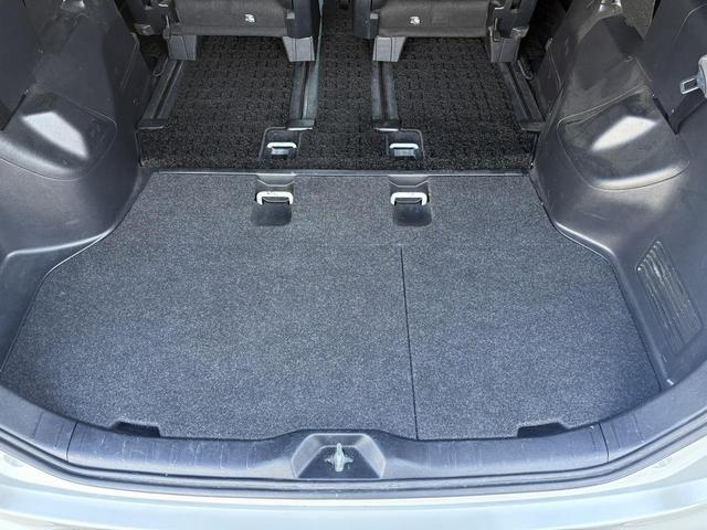 ノア ハイブリッドＳｉ　禁煙車　純正１０．５インチナビ　後席モニター　両側電動スライドドア　寒冷地仕様　リアオートエアコン　バックカメラ　７人乗り　衝突軽減ブレーキ　純正１６インチＡＷ　シートヒーター　ＥＴＣ　ハーフレザー（31枚目）