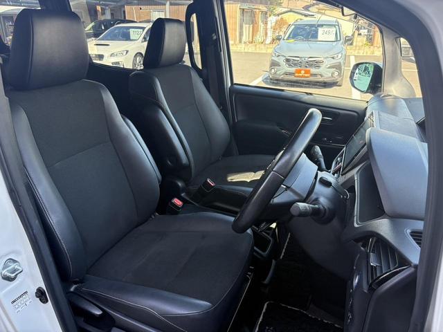 ノア ハイブリッドＳｉ　禁煙車　純正１０．５インチナビ　後席モニター　両側電動スライドドア　寒冷地仕様　リアオートエアコン　バックカメラ　７人乗り　衝突軽減ブレーキ　純正１６インチＡＷ　シートヒーター　ＥＴＣ　ハーフレザー（35枚目）