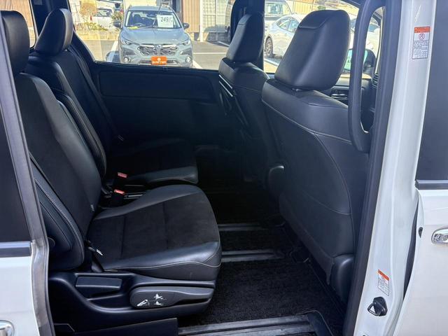 ノア ハイブリッドＳｉ　禁煙車　純正１０．５インチナビ　後席モニター　両側電動スライドドア　寒冷地仕様　リアオートエアコン　バックカメラ　７人乗り　衝突軽減ブレーキ　純正１６インチＡＷ　シートヒーター　ＥＴＣ　ハーフレザー（36枚目）