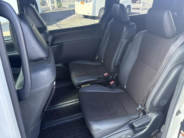 ノア ハイブリッドＳｉ　禁煙車　純正１０．５インチナビ　後席モニター　両側電動スライドドア　寒冷地仕様　リアオートエアコン　バックカメラ　７人乗り　衝突軽減ブレーキ　純正１６インチＡＷ　シートヒーター　ＥＴＣ　ハーフレザー（39枚目）