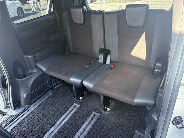 ノア ハイブリッドＳｉ　禁煙車　純正１０．５インチナビ　後席モニター　両側電動スライドドア　寒冷地仕様　リアオートエアコン　バックカメラ　７人乗り　衝突軽減ブレーキ　純正１６インチＡＷ　シートヒーター　ＥＴＣ　ハーフレザー（40枚目）