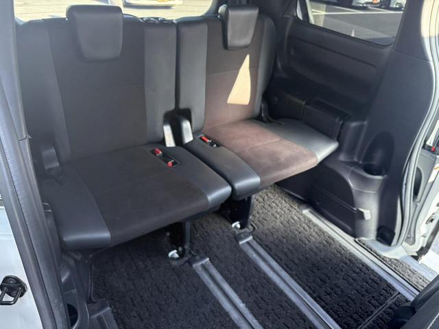 ノア ハイブリッドＳｉ　禁煙車　純正１０．５インチナビ　後席モニター　両側電動スライドドア　寒冷地仕様　リアオートエアコン　バックカメラ　７人乗り　衝突軽減ブレーキ　純正１６インチＡＷ　シートヒーター　ＥＴＣ　ハーフレザー（41枚目）