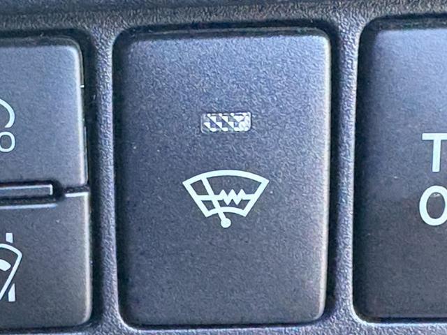 ノア ハイブリッドＳｉ　禁煙車　純正１０．５インチナビ　後席モニター　両側電動スライドドア　寒冷地仕様　リアオートエアコン　バックカメラ　７人乗り　衝突軽減ブレーキ　純正１６インチＡＷ　シートヒーター　ＥＴＣ　ハーフレザー（53枚目）