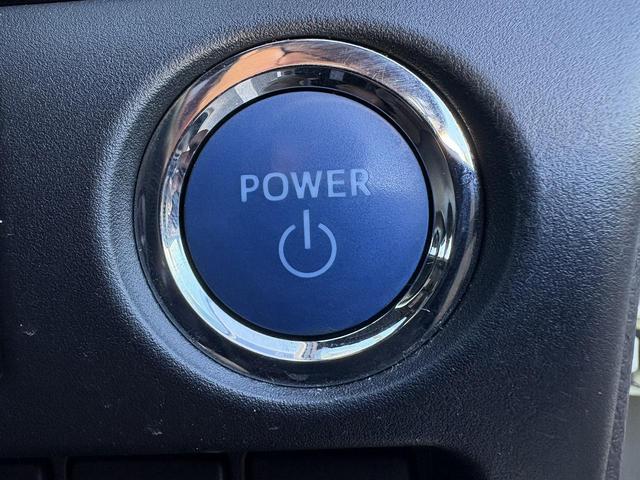 ノア ハイブリッドＳｉ　禁煙車　純正１０．５インチナビ　後席モニター　両側電動スライドドア　寒冷地仕様　リアオートエアコン　バックカメラ　７人乗り　衝突軽減ブレーキ　純正１６インチＡＷ　シートヒーター　ＥＴＣ　ハーフレザー（55枚目）