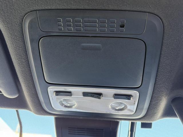 ノア ハイブリッドＳｉ　禁煙車　純正１０．５インチナビ　後席モニター　両側電動スライドドア　寒冷地仕様　リアオートエアコン　バックカメラ　７人乗り　衝突軽減ブレーキ　純正１６インチＡＷ　シートヒーター　ＥＴＣ　ハーフレザー（62枚目）