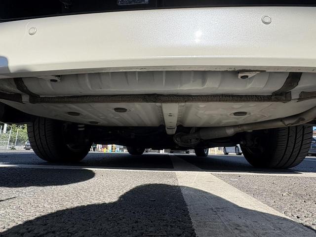 ノア ハイブリッドＳｉ　禁煙車　純正１０．５インチナビ　後席モニター　両側電動スライドドア　寒冷地仕様　リアオートエアコン　バックカメラ　７人乗り　衝突軽減ブレーキ　純正１６インチＡＷ　シートヒーター　ＥＴＣ　ハーフレザー（72枚目）