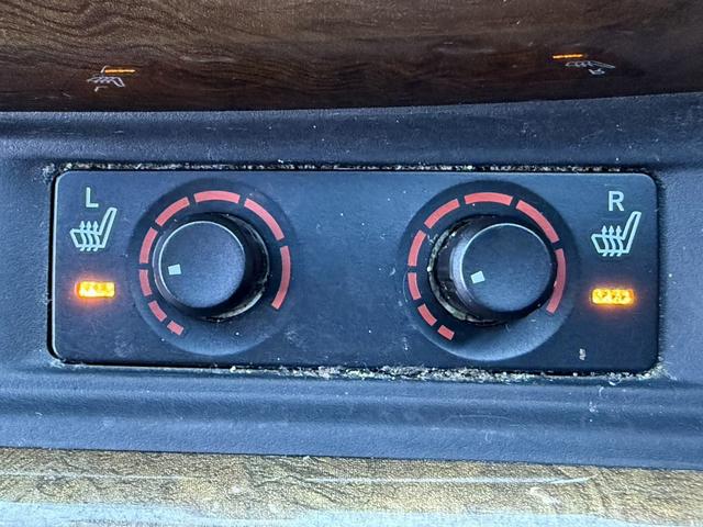 アルファードハイブリッド エグゼクティブラウンジ　ツインムーンルーフ　モデリスタエアロ　純正９インチナビ　ＪＢＬ　後席モニター　両側電動スライドドア　黒革シート　フルセグ　アダクティブクルーズ　３６０度カメラ　衝突軽減ブレーキ　シートヒーター　ＥＴＣ（7枚目）