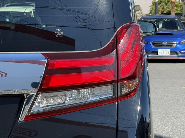 アルファードハイブリッド エグゼクティブラウンジ　ツインムーンルーフ　モデリスタエアロ　純正９インチナビ　ＪＢＬ　後席モニター　両側電動スライドドア　黒革シート　フルセグ　アダクティブクルーズ　３６０度カメラ　衝突軽減ブレーキ　シートヒーター　ＥＴＣ（20枚目）