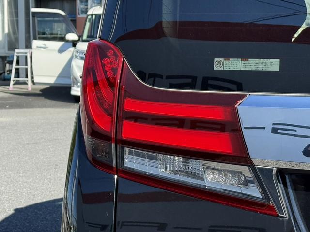 アルファードハイブリッド エグゼクティブラウンジ　ツインムーンルーフ　モデリスタエアロ　純正９インチナビ　ＪＢＬ　後席モニター　両側電動スライドドア　黒革シート　フルセグ　アダクティブクルーズ　３６０度カメラ　衝突軽減ブレーキ　シートヒーター　ＥＴＣ（21枚目）