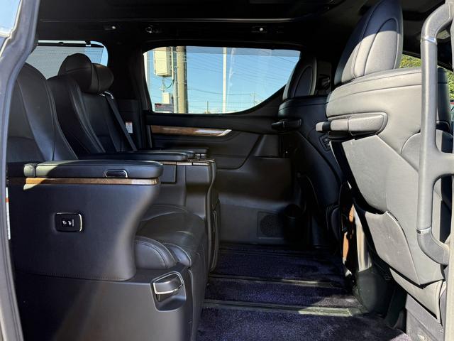 アルファードハイブリッド エグゼクティブラウンジ　ツインムーンルーフ　モデリスタエアロ　純正９インチナビ　ＪＢＬ　後席モニター　両側電動スライドドア　黒革シート　フルセグ　アダクティブクルーズ　３６０度カメラ　衝突軽減ブレーキ　シートヒーター　ＥＴＣ（37枚目）