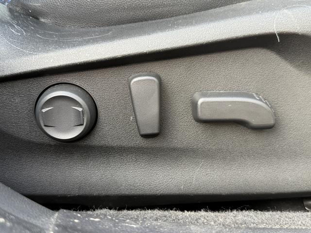 レヴォーグ ＧＴ－Ｈ　ＥＸ　禁煙車　メーカー１１．６型ナビ　　アイサイトＸテクノロジー　フルセグＴＶ　フロント・サイド・リヤカメラ　電動リアゲート　左右独立エアコン　全席シートヒーター　運転席パワーシート　カープレイ接続（7枚目）