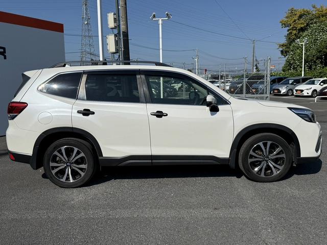 フォレスター プレミアム 禁煙車 メーカー9インチナビ フルセグ フロント・サイド・バックカメラ 電動リアゲート アダプティブクルーズコントロール アイサイトVer3 パワーシート ステアリングヒーター ブラインドスポット(10枚目)