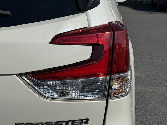 フォレスター プレミアム 禁煙車 メーカー9インチナビ フルセグ フロント・サイド・バックカメラ 電動リアゲート アダプティブクルーズコントロール アイサイトVer3 パワーシート ステアリングヒーター ブラインドスポット(14枚目)