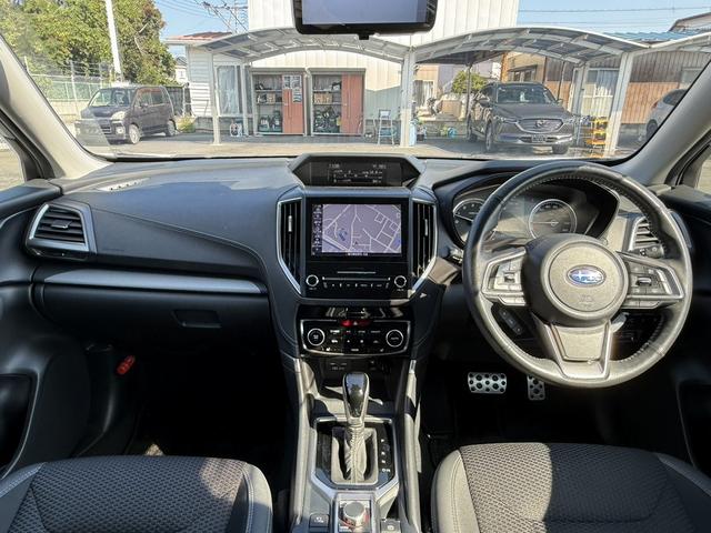 フォレスター プレミアム 禁煙車 メーカー9インチナビ フルセグ フロント・サイド・バックカメラ 電動リアゲート アダプティブクルーズコントロール アイサイトVer3 パワーシート ステアリングヒーター ブラインドスポット(17枚目)