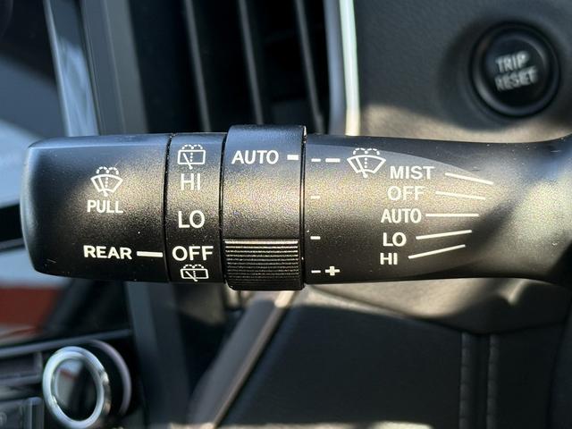 フォレスター プレミアム 禁煙車 メーカー9インチナビ フルセグ フロント・サイド・バックカメラ 電動リアゲート アダプティブクルーズコントロール アイサイトVer3 パワーシート ステアリングヒーター ブラインドスポット(60枚目)