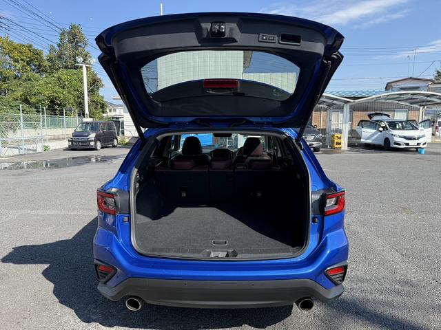 レヴォーグ ＳＴＩスポーツ　ＥＸ　禁煙車　純正１１．６型ナビ　ハーマンカードンサウンドシステム１０スピーカー　フルセグ　３６０度カメラ　アイサイトＸ　レーダークルーズ　電動リアゲート　シートヒーター　メモリー機能付きパワーシート（30枚目）