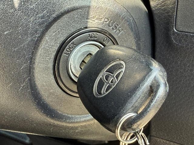 プロボックスバン ＧＬ　禁煙車　全塗装車　純正ナビ　フルセグ　ルーフキャリア　Ｂｌｕｅｔｏｏｔｈ接続可　ホワイトレタータイヤ　ＥＴＣ　ＨＩＤヘッドライト　電動格納式ミラー　キーレス　ＣＤ再生可　ＡＵＸ接続可（69枚目）