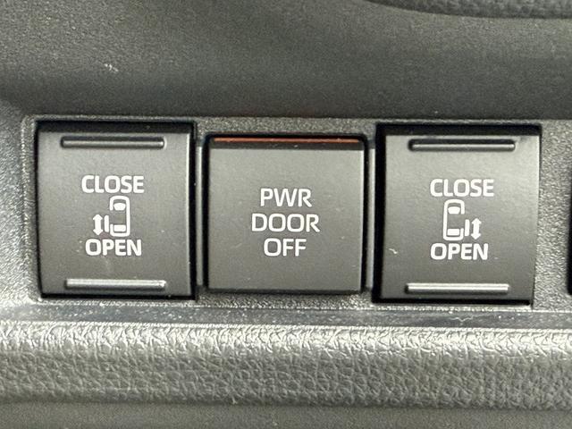 シエンタ Ｇ　禁煙車　純正１０．５インチナビ　両側電動スライドドア　フルセグ　３６０度カメラ　アダクティブクルーズ　ブラインドスポットモニター　オートマチックハイビーム　レーンキープアシスト　６スプーカー　ＥＴＣ（6枚目）