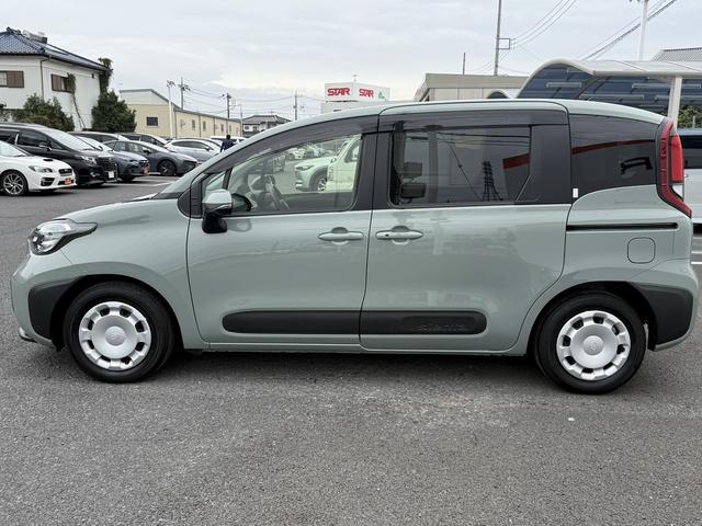 シエンタ Ｇ　禁煙車　純正１０．５インチナビ　両側電動スライドドア　フルセグ　３６０度カメラ　アダクティブクルーズ　ブラインドスポットモニター　オートマチックハイビーム　レーンキープアシスト　６スプーカー　ＥＴＣ（11枚目）