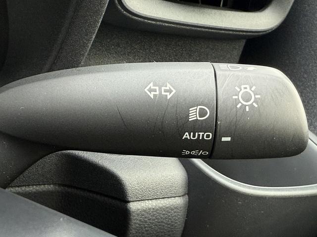 シエンタ Ｇ　禁煙車　純正１０．５インチナビ　両側電動スライドドア　フルセグ　３６０度カメラ　アダクティブクルーズ　ブラインドスポットモニター　オートマチックハイビーム　レーンキープアシスト　６スプーカー　ＥＴＣ（51枚目）