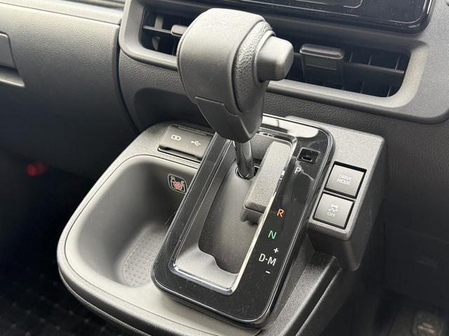 シエンタ Ｇ　禁煙車　純正１０．５インチナビ　両側電動スライドドア　フルセグ　３６０度カメラ　アダクティブクルーズ　ブラインドスポットモニター　オートマチックハイビーム　レーンキープアシスト　６スプーカー　ＥＴＣ（55枚目）