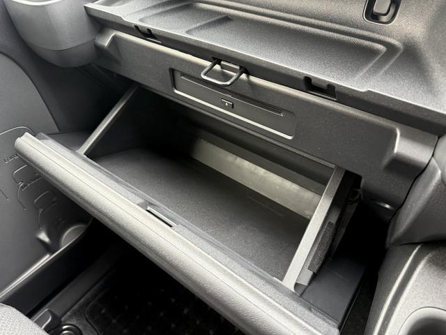 シエンタ Ｇ　禁煙車　純正１０．５インチナビ　両側電動スライドドア　フルセグ　３６０度カメラ　アダクティブクルーズ　ブラインドスポットモニター　オートマチックハイビーム　レーンキープアシスト　６スプーカー　ＥＴＣ（63枚目）