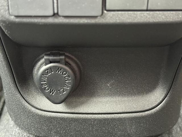 シエンタ Ｇ　禁煙車　純正１０．５インチナビ　両側電動スライドドア　フルセグ　３６０度カメラ　アダクティブクルーズ　ブラインドスポットモニター　オートマチックハイビーム　レーンキープアシスト　６スプーカー　ＥＴＣ（65枚目）