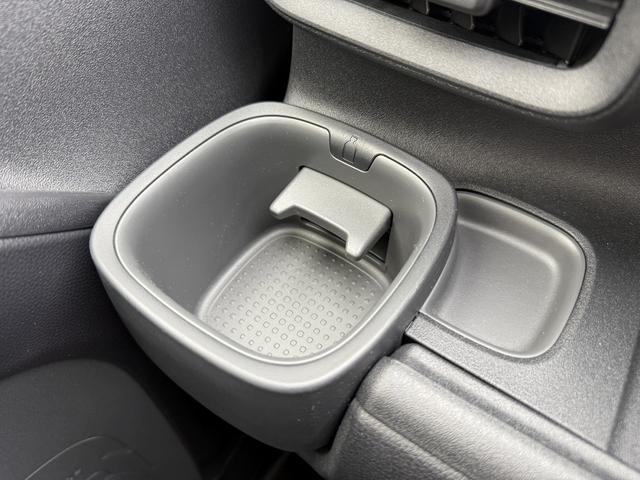 シエンタ Ｇ　禁煙車　純正１０．５インチナビ　両側電動スライドドア　フルセグ　３６０度カメラ　アダクティブクルーズ　ブラインドスポットモニター　オートマチックハイビーム　レーンキープアシスト　６スプーカー　ＥＴＣ（67枚目）