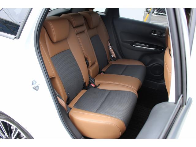 フィット ｅ：ＨＥＶリュクス　禁煙車　純正９インチナビ　バックカメラ　茶革ハーフレザー　シートヒーター　衝突軽減ブレーキ　アダクティブクルーズ　レーンキープ　純正１６インチアルミホイール　フルセグ　Ｂｌｕｅｔｏｏｔｈ接続　ＥＴＣ（17枚目）