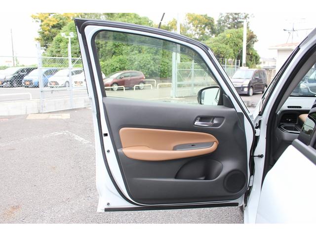 フィット ｅ：ＨＥＶリュクス　禁煙車　純正９インチナビ　バックカメラ　茶革ハーフレザー　シートヒーター　衝突軽減ブレーキ　アダクティブクルーズ　レーンキープ　純正１６インチアルミホイール　フルセグ　Ｂｌｕｅｔｏｏｔｈ接続　ＥＴＣ（38枚目）